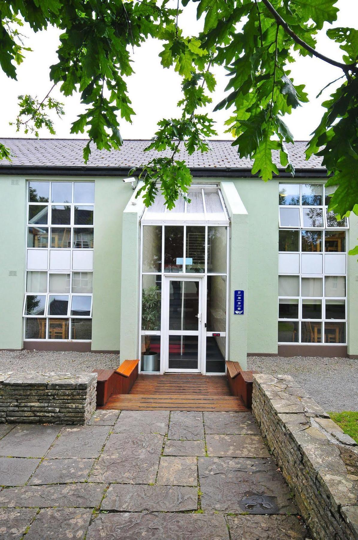 Corrib Village Apartments University Of Galway Exteriér fotografie